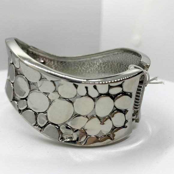 Spring Closure Cuff by A.J. NEW - Picture 3 of 3